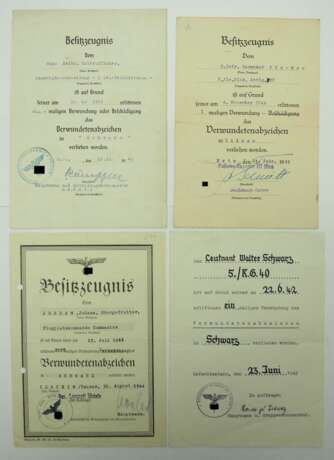 Verwundetenabzeichen, 1939, Urkunden - 4 Exemplare. - Foto 1
