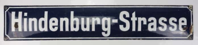 Hindenburg-Strasse - Straßenschild. - Foto 1