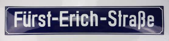 Fürst-Erich-Straße - Straßenschild. - фото 1