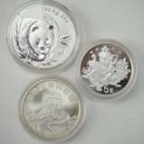 China: Münzen zu 10 und 5 Yuan. - photo 1