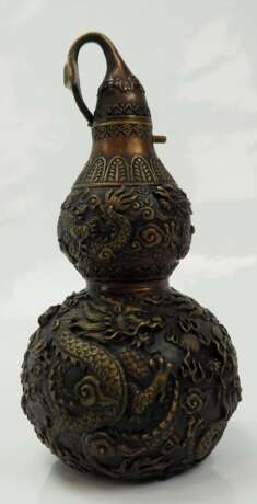 China: Bronze-Vase mit chinesischen Ornamenten. - Foto 4