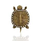 DIAMOND AND GOLD TURTLE BROOCH - photo 1