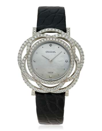 Chanel. CHANEL 'CAMÉLIA' DIAMOND AND MOTHER-OF-PEARL WATCH - photo 1