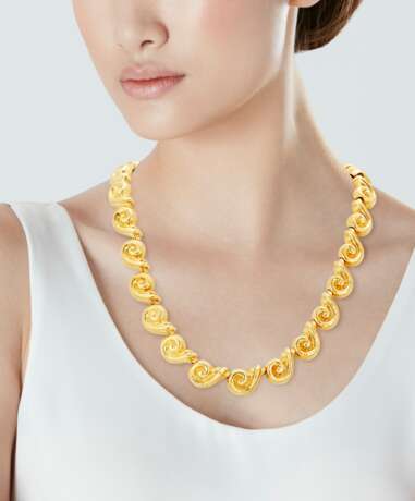 HIDALGO HAMMERED GOLD LINK NECKLACE - фото 3