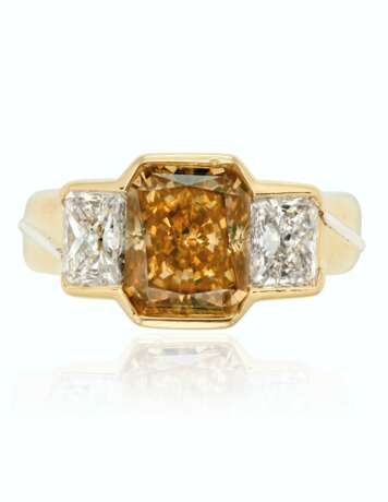 FANCY DEEP BROWNISH YELLOW DIAMOND RING WITH GIA REPORT - фото 1