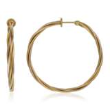 Cartier. CARTIER 'TRINITY' TRI-COLORED GOLD HOOP EARRINGS - фото 2