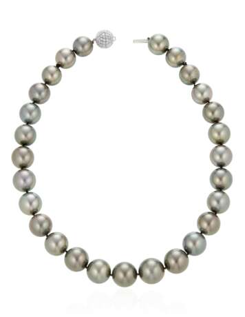 CULTURED PEARL AND DIAMOND NECKLACE - Foto 2