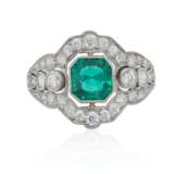 Marcus & Co.. BELLE ÉPOQUE MARCUS & CO. EMERALD AND DIAMOND RING WITH AGL REPORT - photo 1