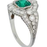 Marcus & Co.. BELLE ÉPOQUE MARCUS & CO. EMERALD AND DIAMOND RING WITH AGL REPORT - Foto 2