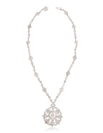 Graff. GRAFF 'SNOWFLAKE' DIAMOND MEDALLION NECKLACE - photo 3