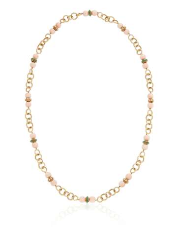 CORAL, DIAMOND AND EMERALD NECKLACE AND RING - Foto 3