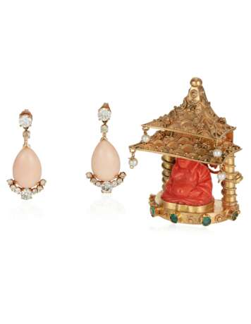 CORAL AND MULTI-GEM EARRINGS AND BROOCH - Foto 1