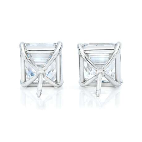 Pair of Diamond Earstuds - Foto 3