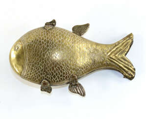 Baroque fish tin