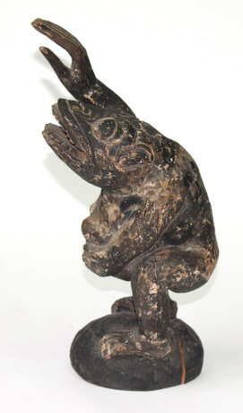Wood carving, toad. - photo 3