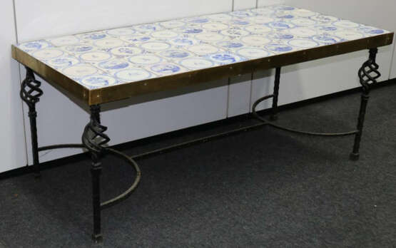 Delft tile table - photo 2