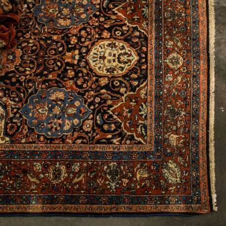 Orientteppich. PERSIEN, 20. Jahrhundert, ca. 454x332 cm - photo 1