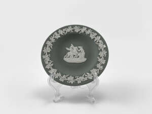 Saucer for decoration "The Taming of Pegasus". Wedgwood, England, handcrafted porcelain, 1962 - 1990