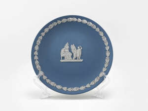 Jewelry plate "Antika". Wedgwood, England, handcrafted porcelain, 1929 - 1962