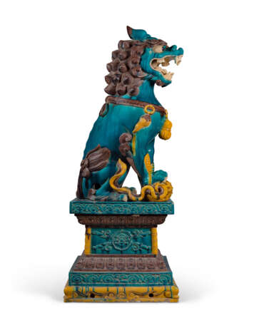 A PAIR OF LARGE CHINESE POLYCHROME-ENAMELLED CERAMIC BUDDHIST LIONS - photo 2