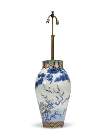 TWO CERAMIC VASES, MOUNTED AS LAMPS - фото 5