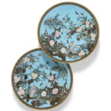 A PAIR OF JAPANESE TURQUOISE-GROUND CLOISONNE ENAMEL CHARGERS - photo 1