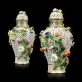 Meissen Porcelain Factory. A PAIR OF LARGE MEISSEN PORCELAIN FLOWER-ENCRUSTED PIERCED VASES AND COVERS - фото 1