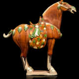 A PAIR OF CHINESE GLAZED POTTERY HORSES - фото 4