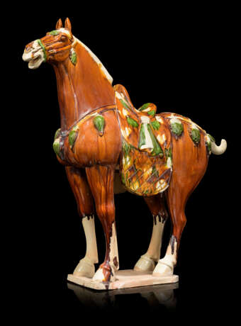 A PAIR OF CHINESE GLAZED POTTERY HORSES - photo 6
