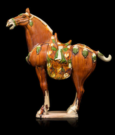 A PAIR OF CHINESE GLAZED POTTERY HORSES - Foto 7