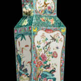A PAIR OF CHINESE FAMILLE ROSE VASES, MOUNTED AS LAMPS - photo 3