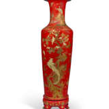 A PAIR OF LARGE RED AND GILT-LACQUER PAPIER MACHE WOOD VASES - фото 4