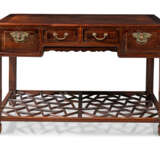 A CHINESE HONGMU CONSOLE TABLE - Foto 1