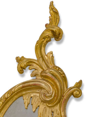 A PAIR OF GILTWOOD AND GILT-GESSO GIRANDOLE MIRRORS - photo 4