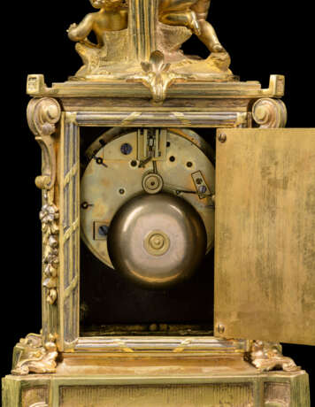 A FRENCH GILT-BRONZE AND ENAMEL CARRIAGE CLOCK - фото 2