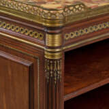 A PAIR OF FRENCH ORMOLU-MOUNTED MAHOGANY BOOKCASES - фото 2