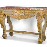 A FRENCH PARCEL-GILT AND GREY-PAINTED CONSOLE TABLE - Foto 2