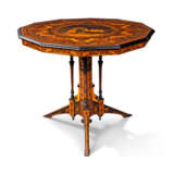 AN ITALIAN PENWORK, INTARSIA, EBONY AND STAINED FRUITWOOD MARQUETRY CENTRE-TABLE - Foto 4