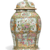 A CHINESE FAMILLE ROSE BALUSTER VASE AND COVER - photo 2