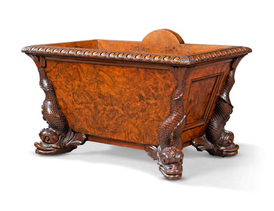 A LARGE EARLY VICTORIAN WALNUT AND BURR WALNUT WINE COOLER - фото 3