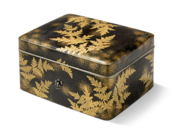 TWO JAPANESE GOLD AND BLACK LACQUER BOXES - Foto 2
