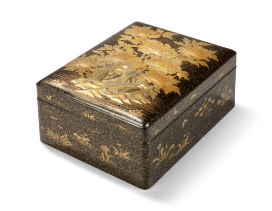 TWO JAPANESE GOLD AND BLACK LACQUER BOXES - Foto 3