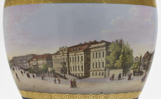 Panoramavase mit Berliner Straßenprospekt ''Unter den Linden'' . KPM Berlin, um 1831/1834   - Foto 10