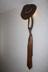 Tie with a hat - a lamp