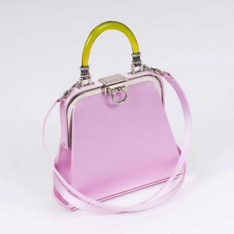 Christian Dior. Satin Bag in Rosa mit Plexiglas-Henkel - photo 1
