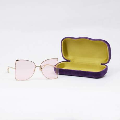 Gucci. Oversized Rose Sunglasses 'Butterfly Style' - photo 1