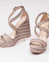 Paar hoher Wedge Sandaletten 'Glossy'