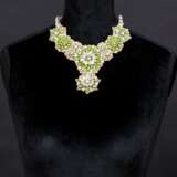 Valentino Garavani. Swarovski Blüten-Collier in Pistaziengrün - photo 1