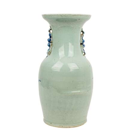 Seladonfarbene Vase aus Porzellan. CHINA. - фото 3