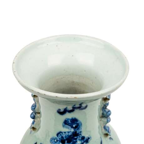 Seladonfarbene Vase aus Porzellan. CHINA. - фото 6